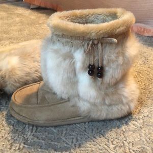 Eskimo/Native American Faux Fur Boots w/ Knit Rim